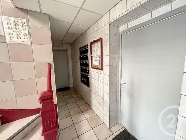 Appartement Studio à vendre - 1 pièce - 25,50 m2 - Reims - 51 - CHAMPAGNE-ARDENNE