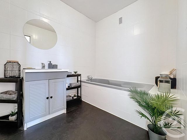 Appartement T3 &agrave; vendre - 3 pi&egrave;ces - 63,93 m2 - Tinqueux - 51 - CHAMPAGNE-ARDENNE