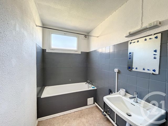 Appartement à louer - 3 pièces - 70,25 m2 - Amelie Les Bains Palalda - 66 - LANGUEDOC-ROUSSILLON