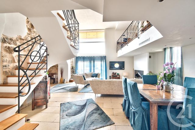 Maison à vendre - 4 pièces - 175 m2 - Castellar - 06 - PROVENCE-ALPES-COTE-D-AZUR