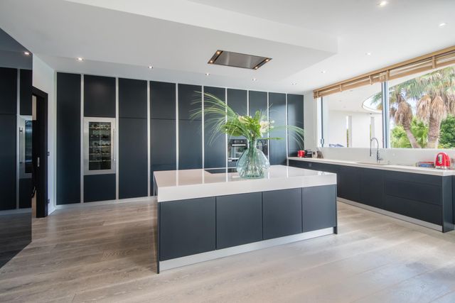 Maison &agrave; vendre - 5 pi&egrave;ces - 256 m2 - Roquefort Les Pins - 06 - PROVENCE-ALPES-COTE-D-AZUR