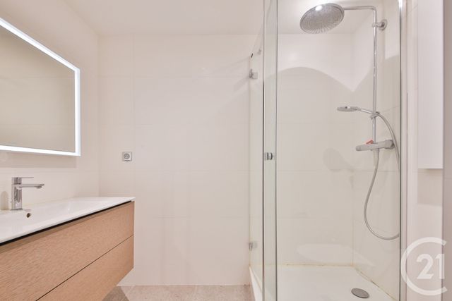 Appartement F4 &agrave; louer - 4 pi&egrave;ces - 113 m2 - Paris - 75009 - ILE-DE-FRANCE