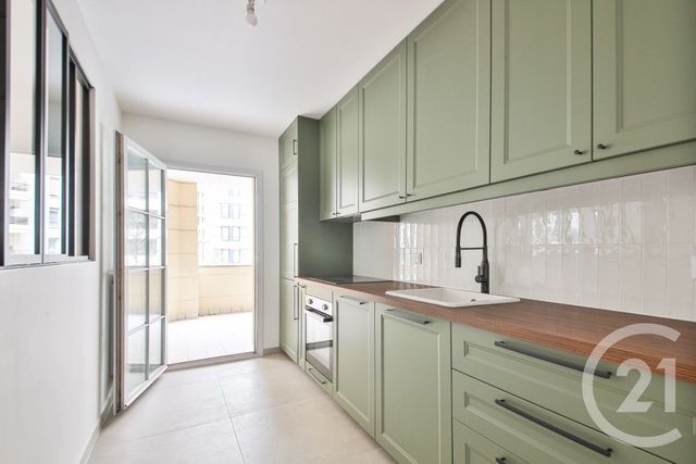 Appartement F4 &agrave; vendre - 4 pi&egrave;ces - 84,02 m2 - Courbevoie - 92 - ILE-DE-FRANCE