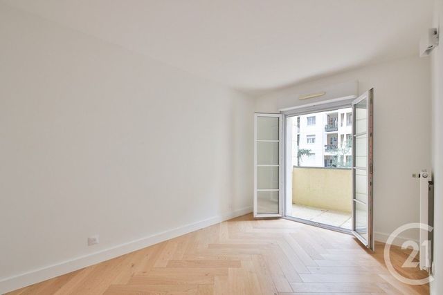 Appartement F4 &agrave; vendre - 4 pi&egrave;ces - 84,02 m2 - Courbevoie - 92 - ILE-DE-FRANCE