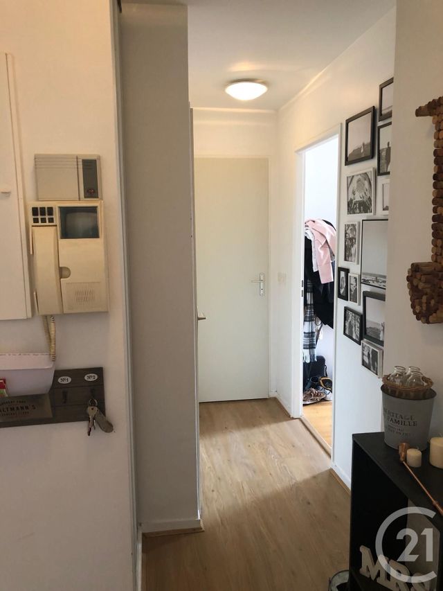 Appartement F3 &agrave; louer - 3 pi&egrave;ces - 53,76 m2 - Courbevoie - 92 - ILE-DE-FRANCE