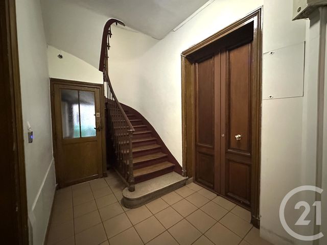 Appartement F2 &agrave; louer - 2 pi&egrave;ces - 31,79 m2 - Paris - 75018 - ILE-DE-FRANCE