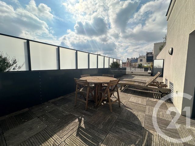 Exclusivité ST OUEN 93 2 199 € par mois charges comprises 70,7 m 2 , appartement , 3 pcs