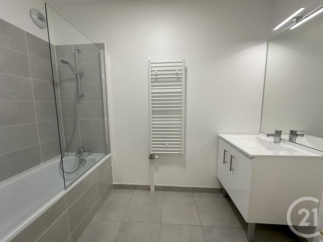 Appartement F3 &agrave; louer - 3 pi&egrave;ces - 65,21 m2 - Aubervilliers - 93 - ILE-DE-FRANCE