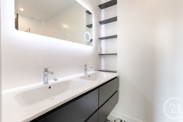 Appartement Duplex &agrave; louer - 4 pi&egrave;ces - 142,25 m2 - Paris - 75016 - ILE-DE-FRANCE