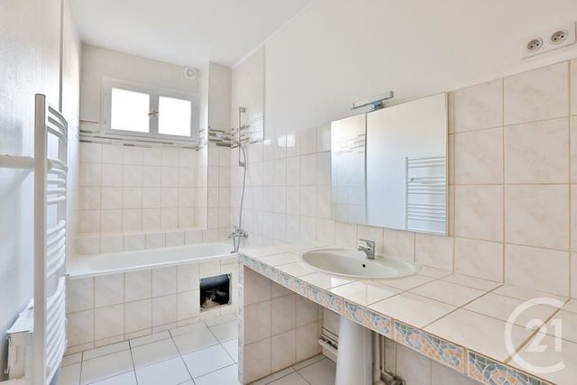 Appartement F4 &agrave; louer - 4 pi&egrave;ces - 85,05 m2 - Paris - 75116 - ILE-DE-FRANCE