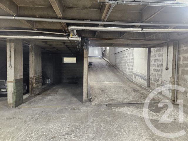 Parking à louer - 10,52 m2 - Paris - 75016 - ILE-DE-FRANCE