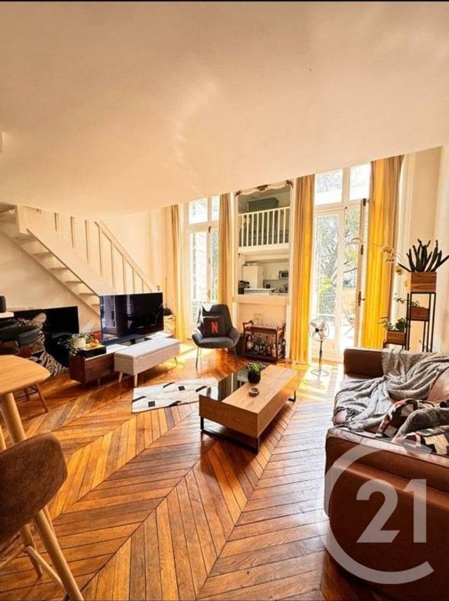 Appartement Duplex à louer - 2 pièces - 44,06 m2 - Paris - 75008 - ILE-DE-FRANCE