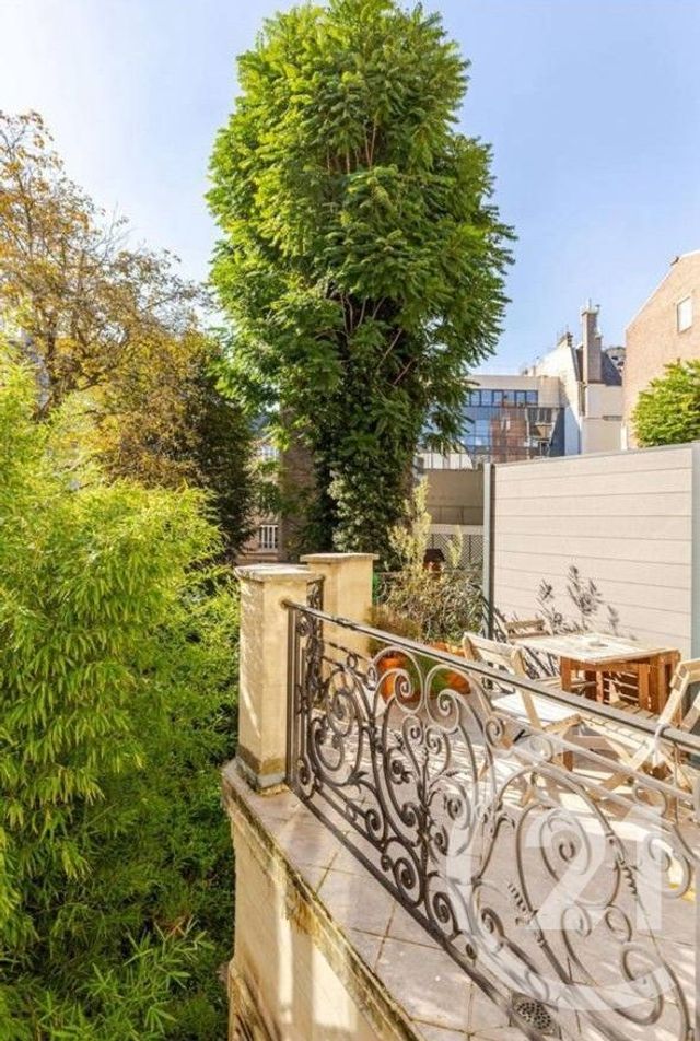 Appartement Duplex à louer - 2 pièces - 44,06 m2 - Paris - 75008 - ILE-DE-FRANCE