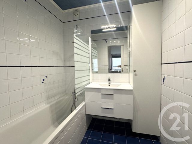 Appartement Studio à louer - 1 pièce - 32,90 m2 - Paris - 75116 - ILE-DE-FRANCE