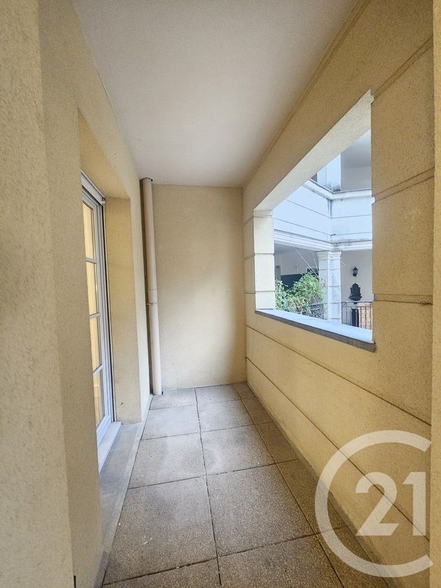 Appartement F4 &agrave; louer - 4 pi&egrave;ces - 84,02 m2 - Courbevoie - 92 - ILE-DE-FRANCE