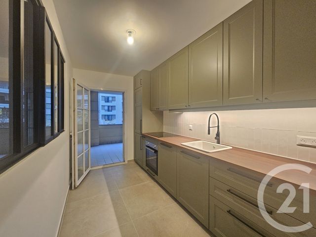 Appartement F4 &agrave; louer - 4 pi&egrave;ces - 84,02 m2 - Courbevoie - 92 - ILE-DE-FRANCE