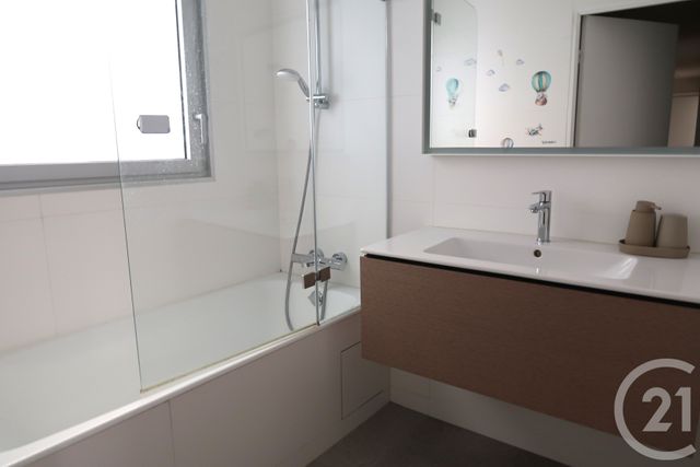 Appartement F4 à louer - 4 pièces - 113 m2 - Paris - 75009 - ILE-DE-FRANCE