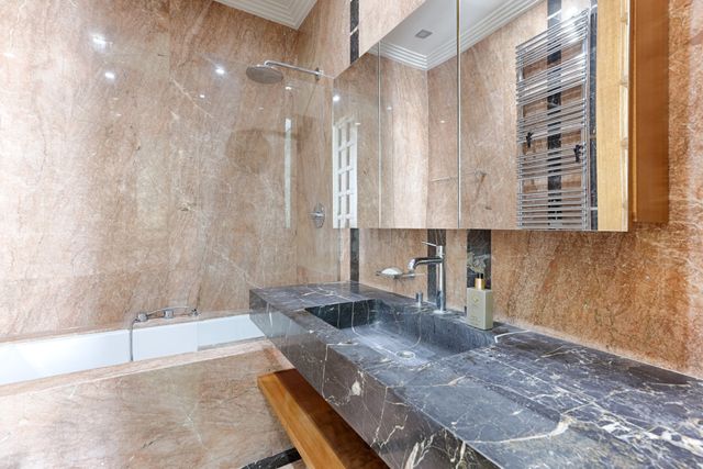 Appartement &agrave; vendre - 7 pi&egrave;ces - 296,15 m2 - Paris - 75116 - ILE-DE-FRANCE