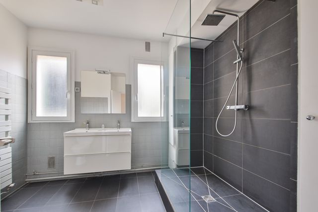 Appartement F5 &agrave; louer - 5 pi&egrave;ces - 141 m2 - Neuilly Sur Seine - 92 - ILE-DE-FRANCE