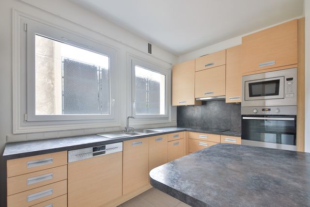 Appartement F5 &agrave; louer - 5 pi&egrave;ces - 141 m2 - Neuilly Sur Seine - 92 - ILE-DE-FRANCE