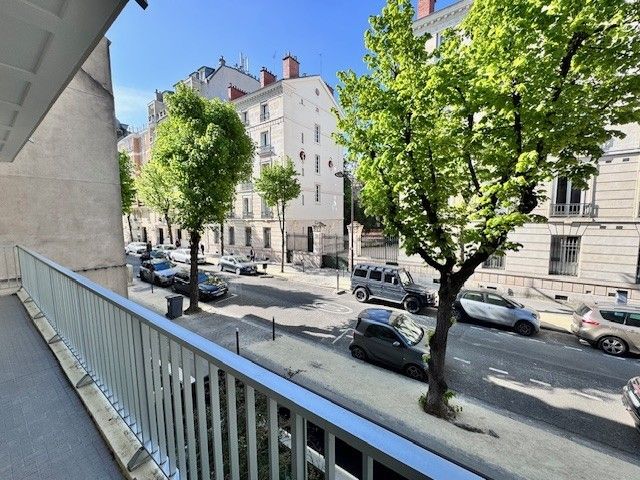 Appartement F5 &agrave; louer - 5 pi&egrave;ces - 141 m2 - Neuilly Sur Seine - 92 - ILE-DE-FRANCE