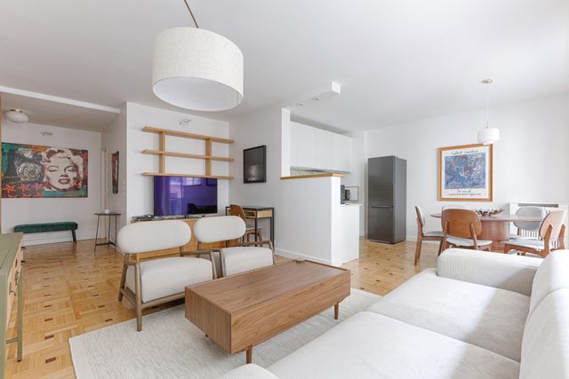 Appartement F5 &agrave; louer - 5 pi&egrave;ces - 101,33 m2 - Paris - 75016 - ILE-DE-FRANCE