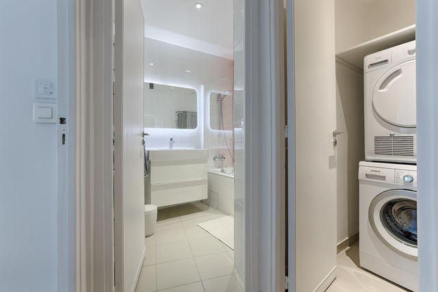 Appartement F5 &agrave; louer - 5 pi&egrave;ces - 101,33 m2 - Paris - 75016 - ILE-DE-FRANCE