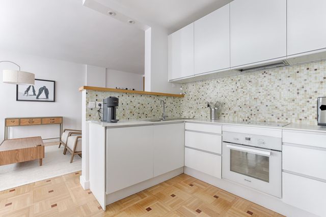 Appartement F5 &agrave; louer - 5 pi&egrave;ces - 101,33 m2 - Paris - 75016 - ILE-DE-FRANCE