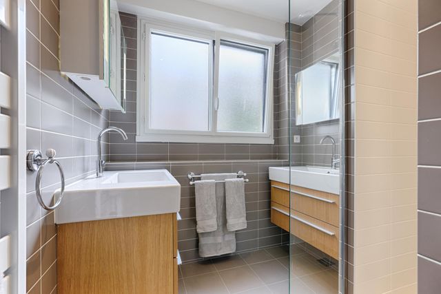 Appartement F5 &agrave; louer - 5 pi&egrave;ces - 101,33 m2 - Paris - 75016 - ILE-DE-FRANCE