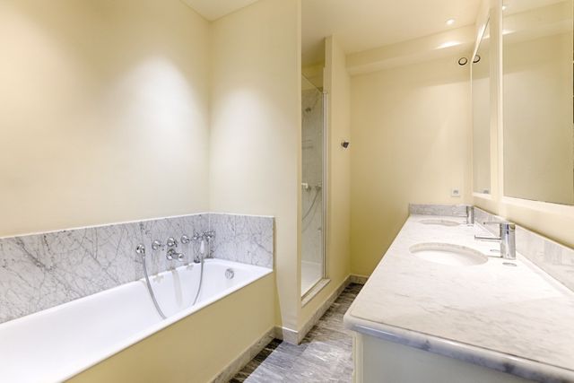 Appartement F2 &agrave; vendre - 2 pi&egrave;ces - 97,47 m2 - Neuilly Sur Seine - 92 - ILE-DE-FRANCE