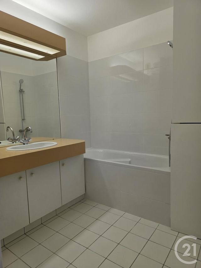 Appartement F3 &agrave; louer - 3 pi&egrave;ces - 67,49 m2 - Issy Les Moulineaux - 92 - ILE-DE-FRANCE