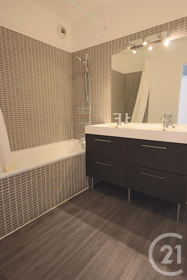 Appartement F3 &agrave; louer - 3 pi&egrave;ces - 69,04 m2 - Issy Les Moulineaux - 92 - ILE-DE-FRANCE