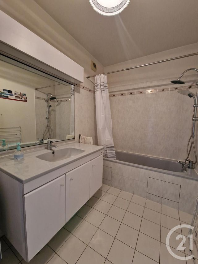 Appartement F3 &agrave; louer - 3 pi&egrave;ces - 67,94 m2 - Issy Les Moulineaux - 92 - ILE-DE-FRANCE