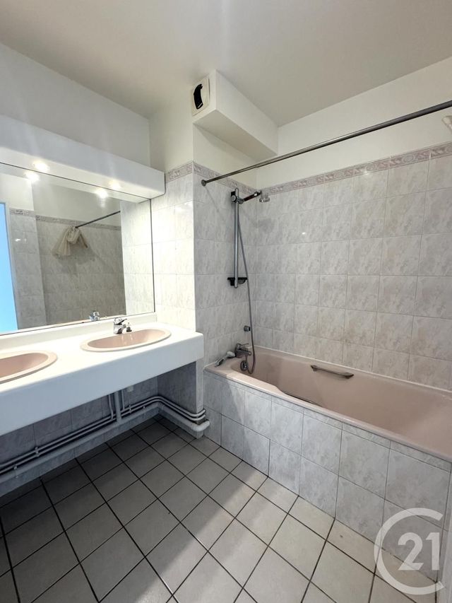 Appartement F4 &agrave; louer - 4 pi&egrave;ces - 77,60 m2 - Issy Les Moulineaux - 92 - ILE-DE-FRANCE