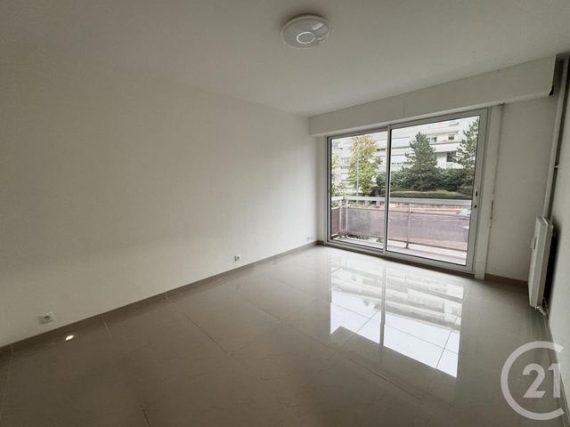 Appartement 2 pièces 35 m² · à Issy-les-Moulineaux · 34,6 m² · 1 195 €/mois