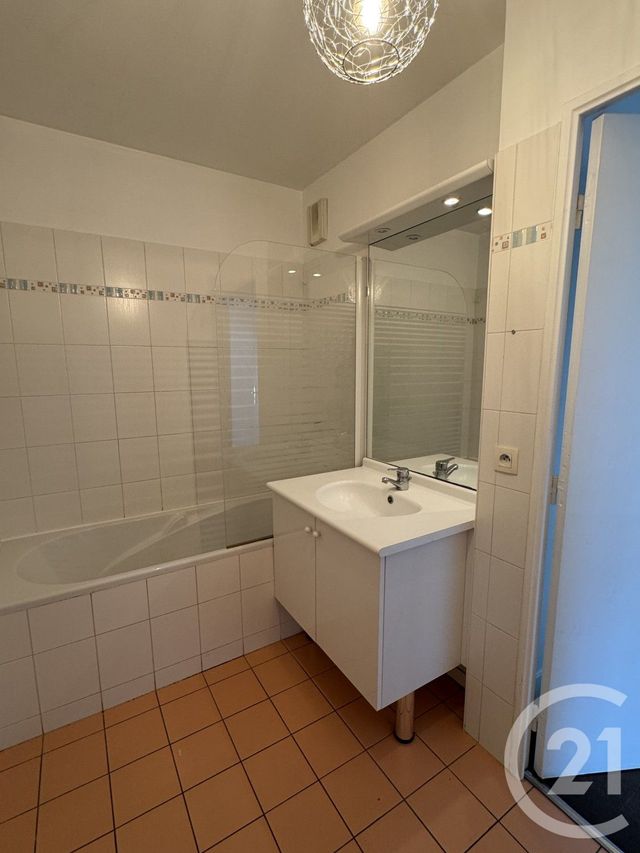 Appartement F4 &agrave; louer - 4 pi&egrave;ces - 79,72 m2 - St Denis - 93 - ILE-DE-FRANCE