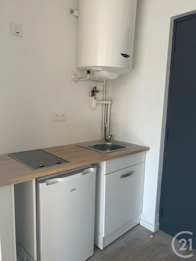 Appartement F1 &agrave; louer - 1 pi&egrave;ce - 17,63 m2 - La Plaine St Denis - 93 - ILE-DE-FRANCE