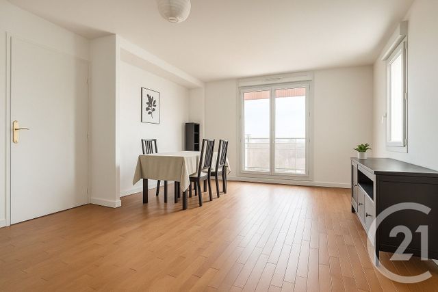 Appartement F4 à vendre - 4 pièces - 83,79 m2 - La Plaine St Denis - 93 - ILE-DE-FRANCE