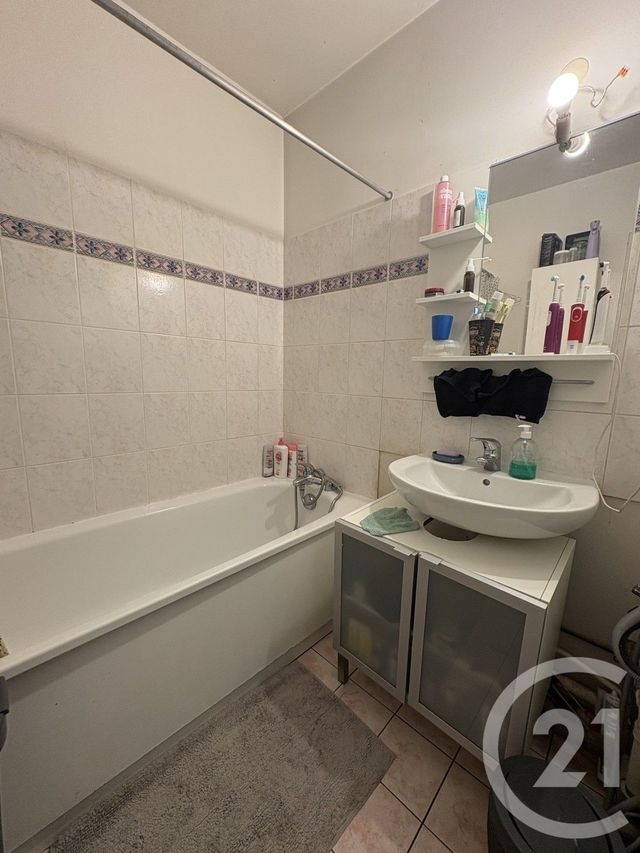 Appartement F3 à vendre - 3 pièces - 65,05 m2 - La Plaine St Denis - 93 - ILE-DE-FRANCE