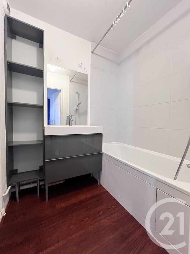 Appartement F4 à vendre - 4 pièces - 80 m2 - La Plaine St Denis - 93 - ILE-DE-FRANCE