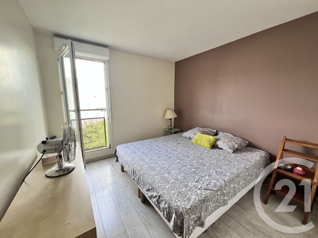 Appartement F4 à vendre - 4 pièces - 86 m2 - La Plaine St Denis - 93 - ILE-DE-FRANCE