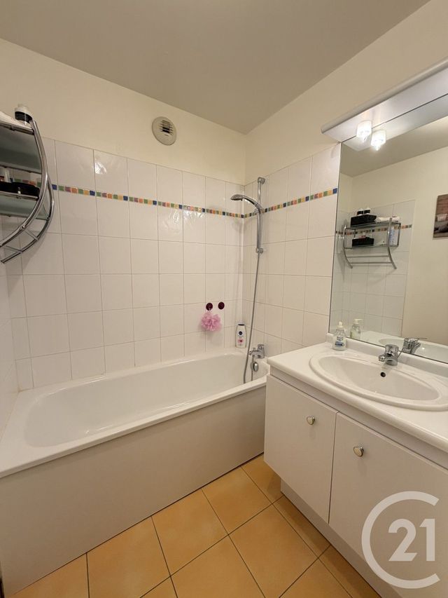 Appartement &agrave; vendre - 3 pi&egrave;ces - 68 m2 - St Denis - 93 - ILE-DE-FRANCE