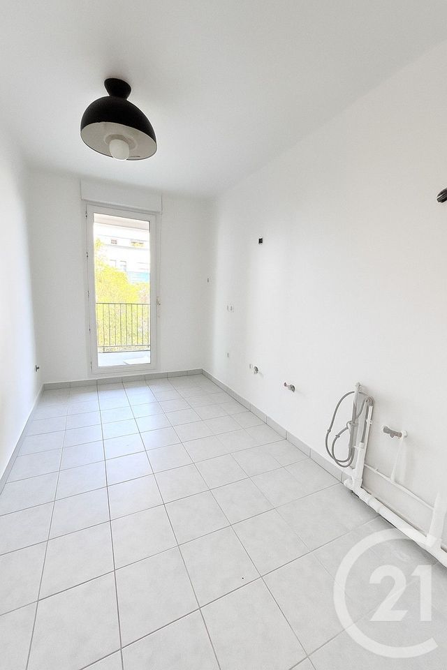 Appartement F4 à vendre - 4 pièces - 81,92 m2 - La Plaine St Denis - 93 - ILE-DE-FRANCE
