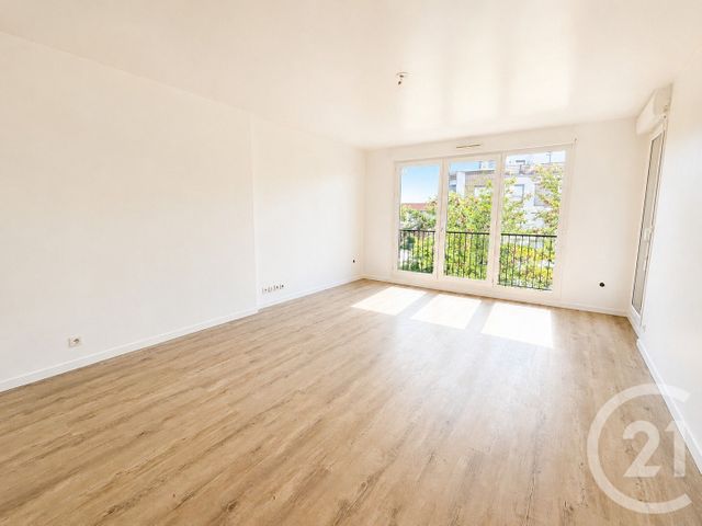 Appartement F4 &agrave; vendre - 4 pi&egrave;ces - 81,92 m2 - La Plaine St Denis - 93 - ILE-DE-FRANCE