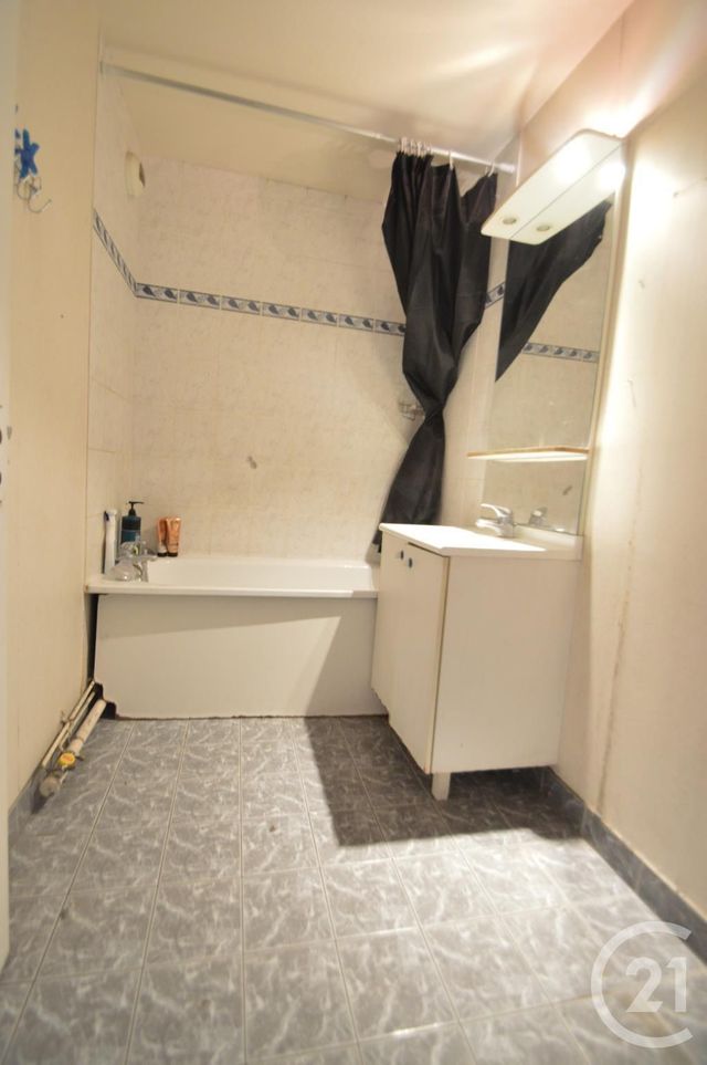 Appartement F3 à vendre - 3 pièces - 65 m2 - St Denis - 93 - ILE-DE-FRANCE