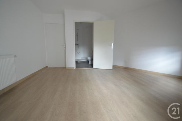 Appartement F4 &agrave; louer - 4 pi&egrave;ces - 75 m2 - La Plaine St Denis - 93 - ILE-DE-FRANCE