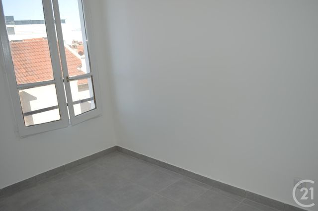 Appartement F1 &agrave; louer - 1 pi&egrave;ce - 27,07 m2 - St Denis - 93 - ILE-DE-FRANCE