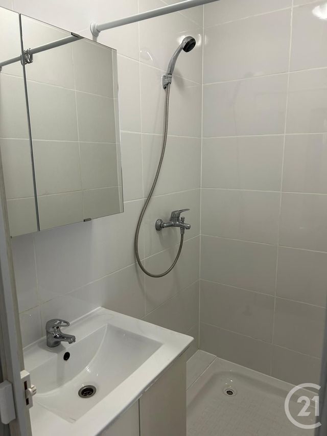 Appartement F1 &agrave; louer - 1 pi&egrave;ce - 21,70 m2 - La Plaine St Denis - 93 - ILE-DE-FRANCE