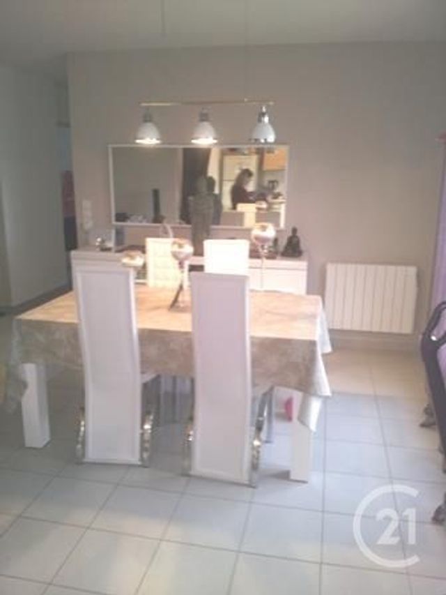Maison &agrave; louer - 4 pi&egrave;ces - 82 m2 - Conde Sur Sarthe - 61 - BASSE-NORMANDIE