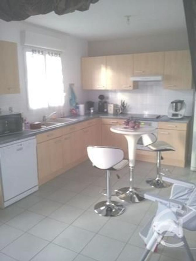 Maison &agrave; louer - 4 pi&egrave;ces - 82 m2 - Conde Sur Sarthe - 61 - BASSE-NORMANDIE